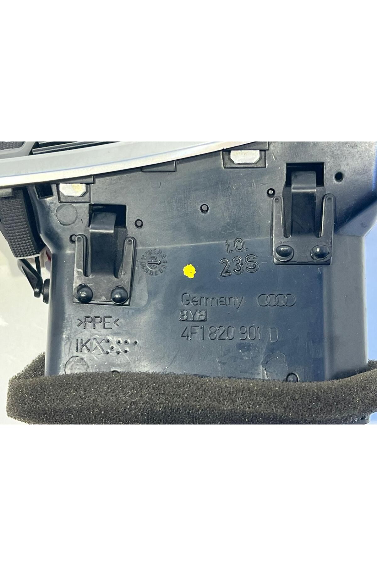 4F1820902D 4F1820901D AUDİ A6 KALORİFER IZGARASI (SAĞ) 4F1820902D 4F1820901D AUDİ A6 KALORİFER IZGARASI (SAĞ)