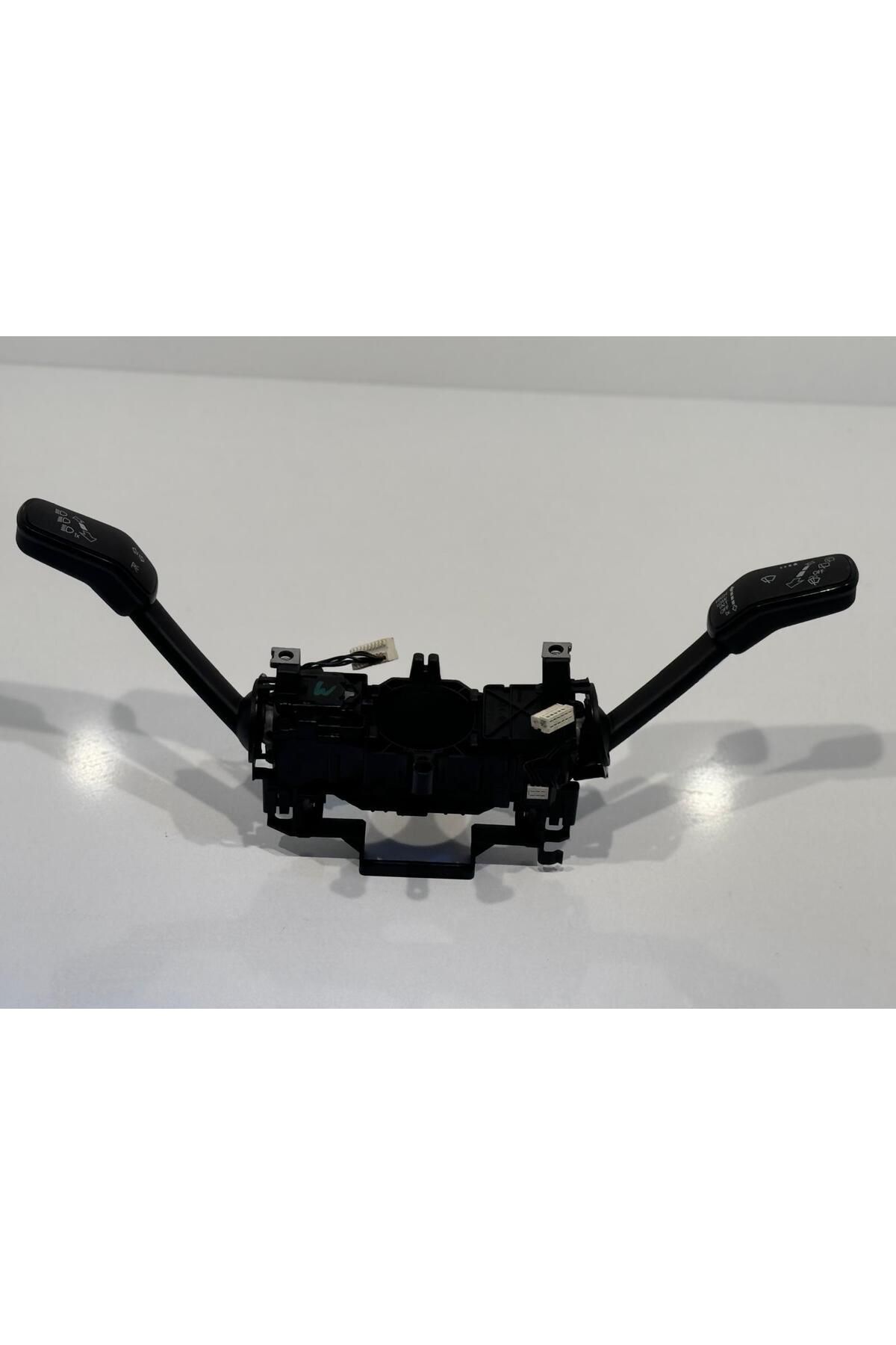 5Q0953502P - 5Q0953521T SKODA OCTAVİA SİNYAL KOLU 5Q0953502P - 5Q0953521T SKODA OCTAVİA SİNYAL KOLU