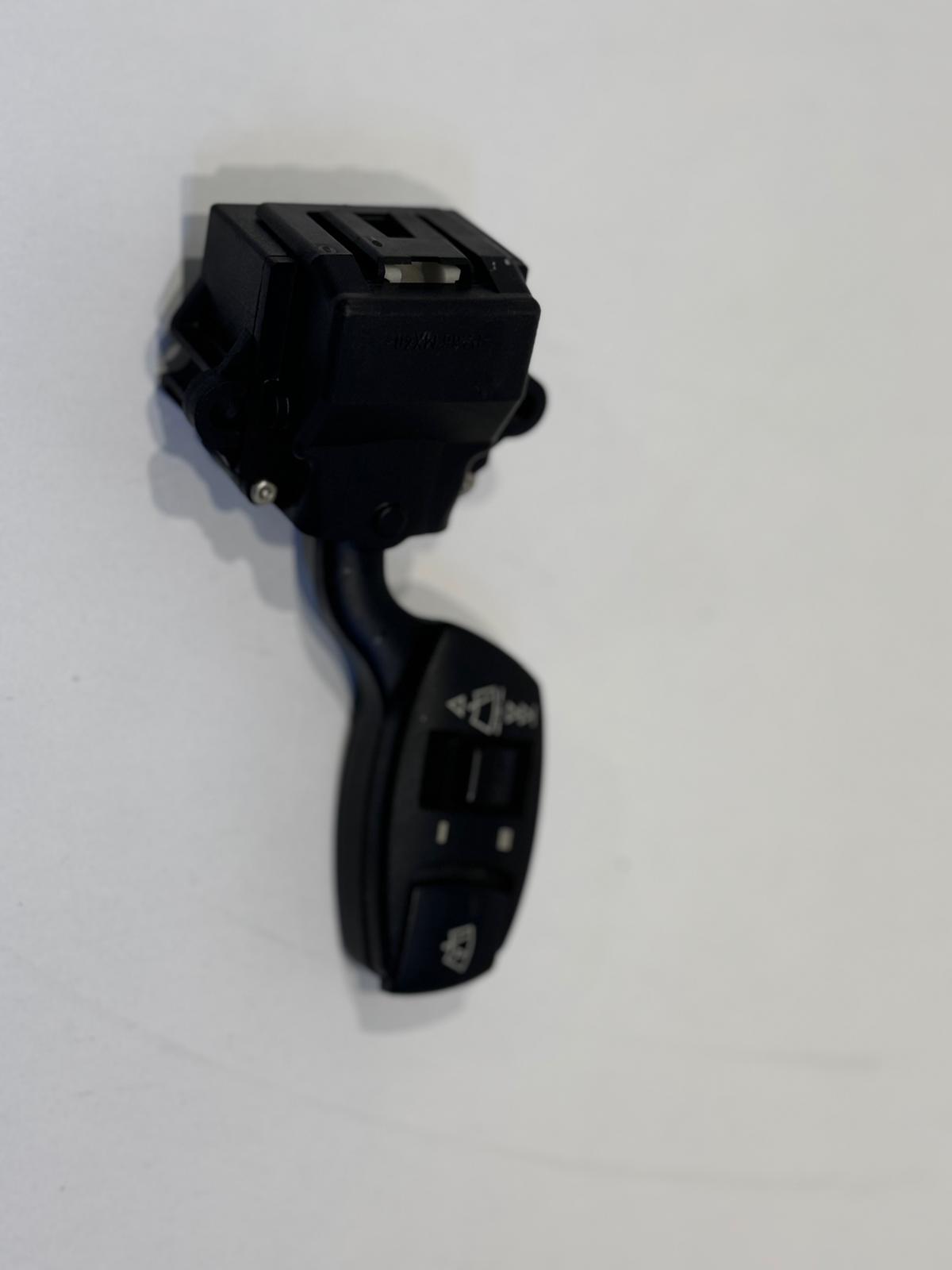61316924106 6924106 BMW E60 E61 SİLECEK KOLU 61316924106 6924106 BMW E60 E61 SİLECEK KOLU