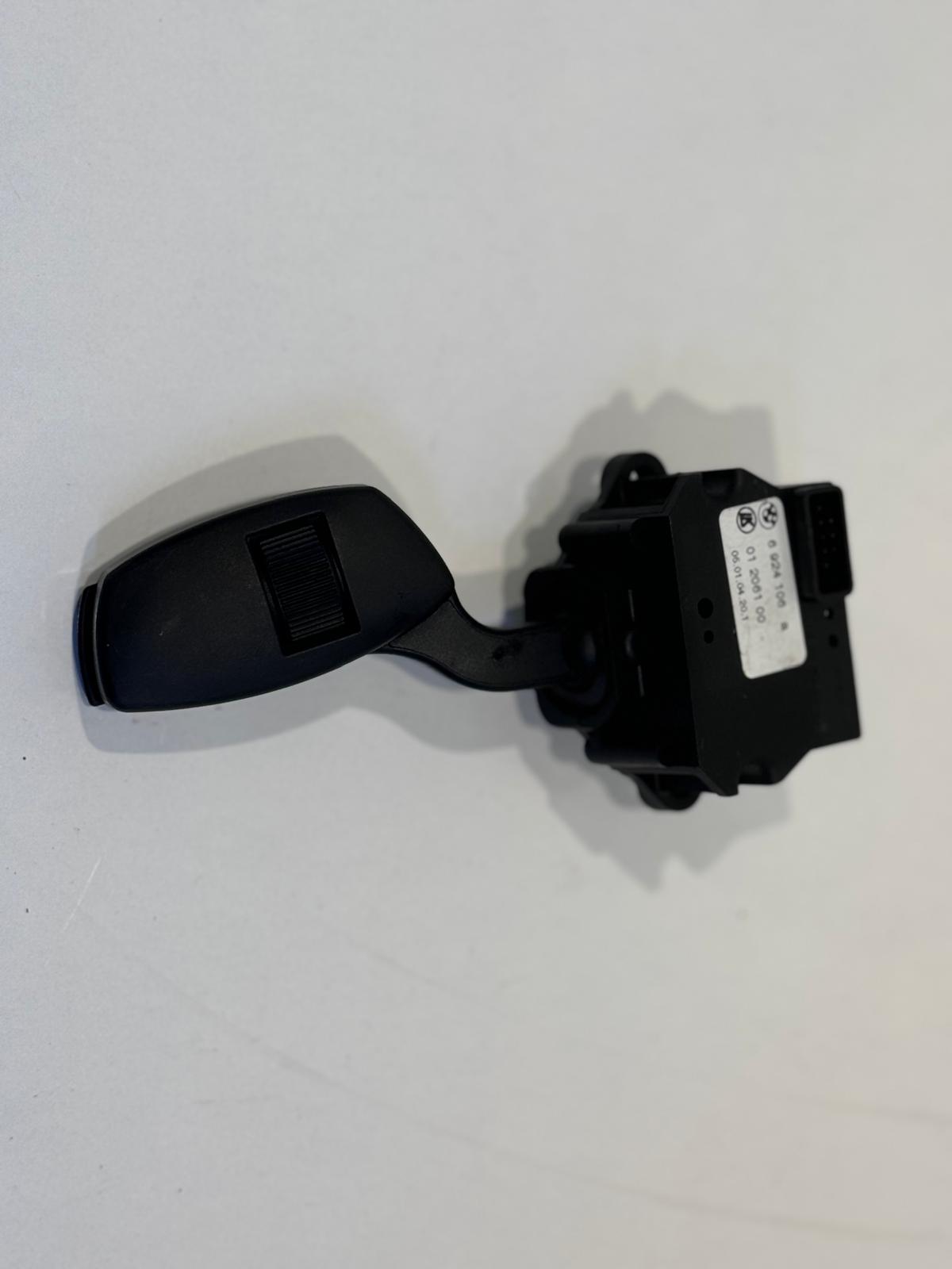 61316924106 6924106 BMW E60 E61 SİLECEK KOLU 61316924106 6924106 BMW E60 E61 SİLECEK KOLU