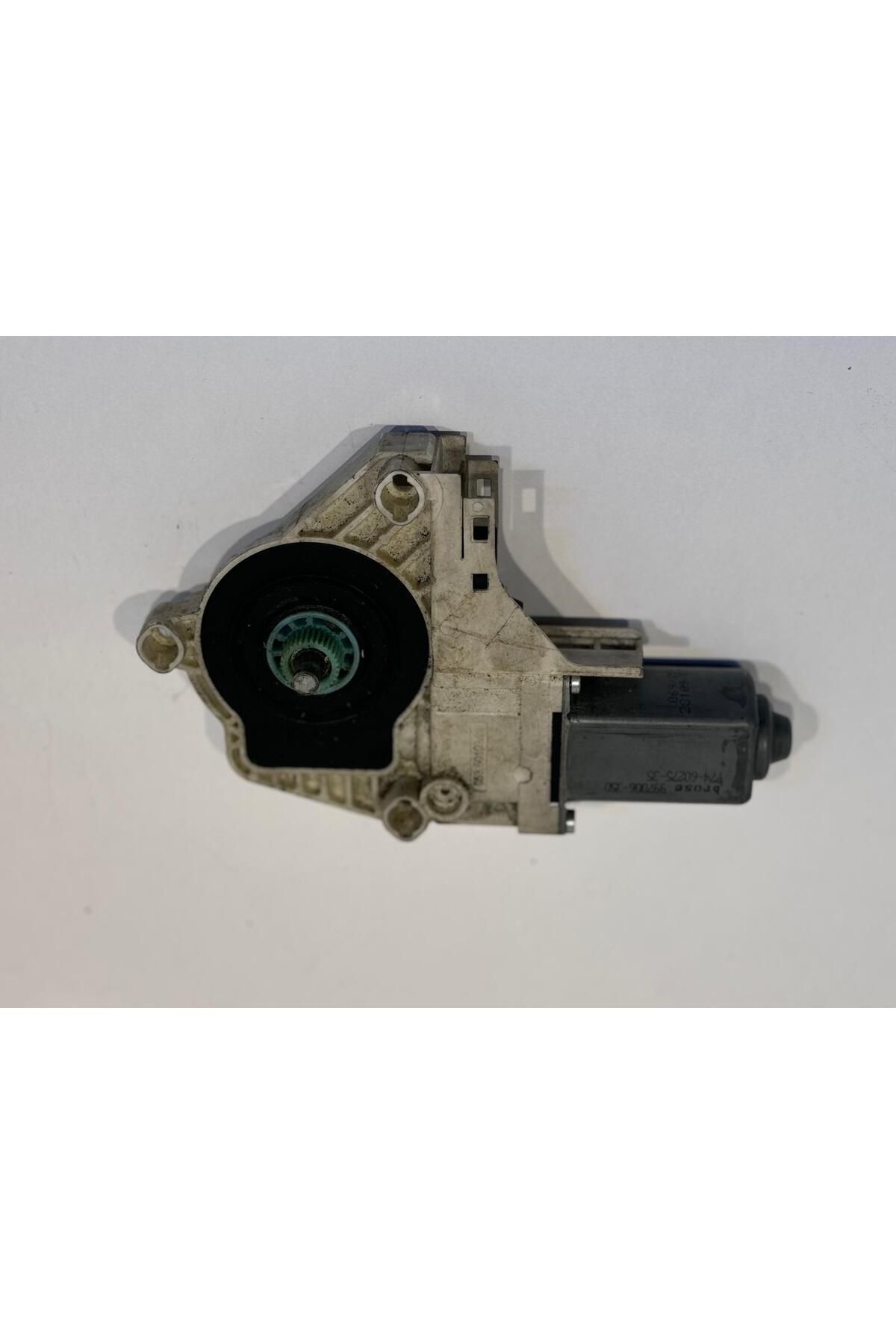 8K0959812B AUDİ A4 A5 SAĞ ARKA CAM MOTORU 8K0959812B AUDİ A4 A5 SAĞ ARKA CAM MOTORU