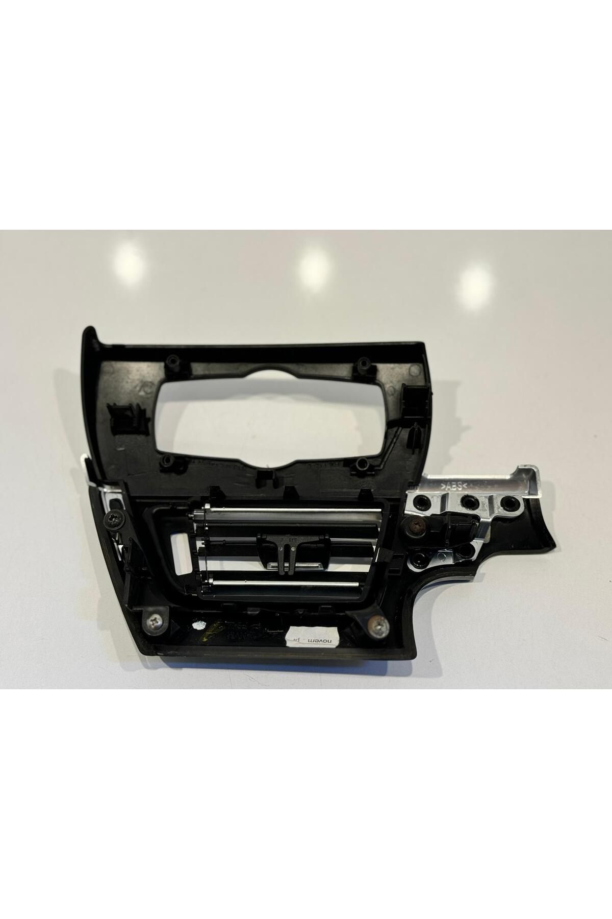 BMW F12 F13 KLİMA HAVALANDIRMA IZGARASI BMW F12 F13 KLİMA HAVALANDIRMA IZGARASI