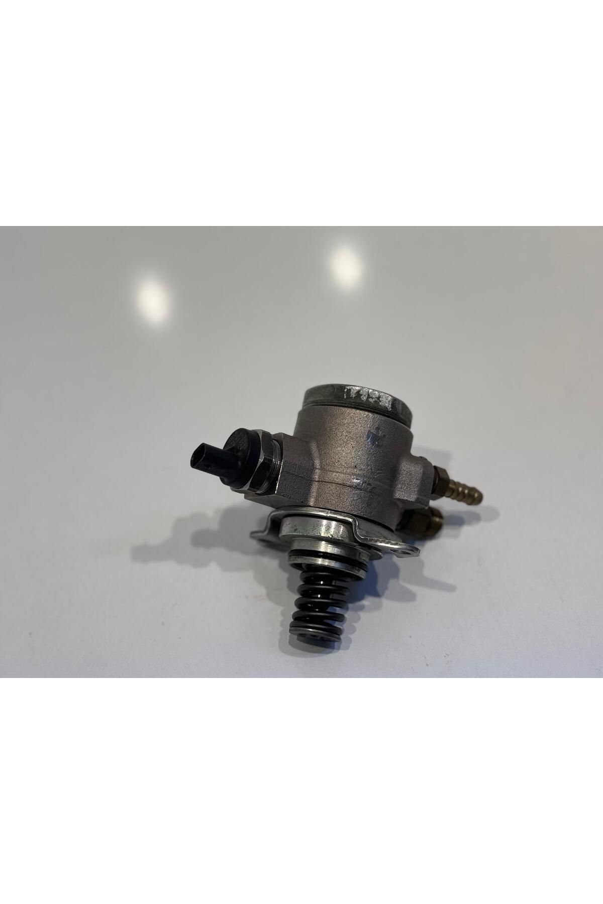 A1330700001 A1520700601 MERCEDES W176 AMG YÜKSEK BASINÇ POMPASI A1330700001 A1520700601 MERCEDES W176 AMG YÜKSEK BASINÇ POMPASI