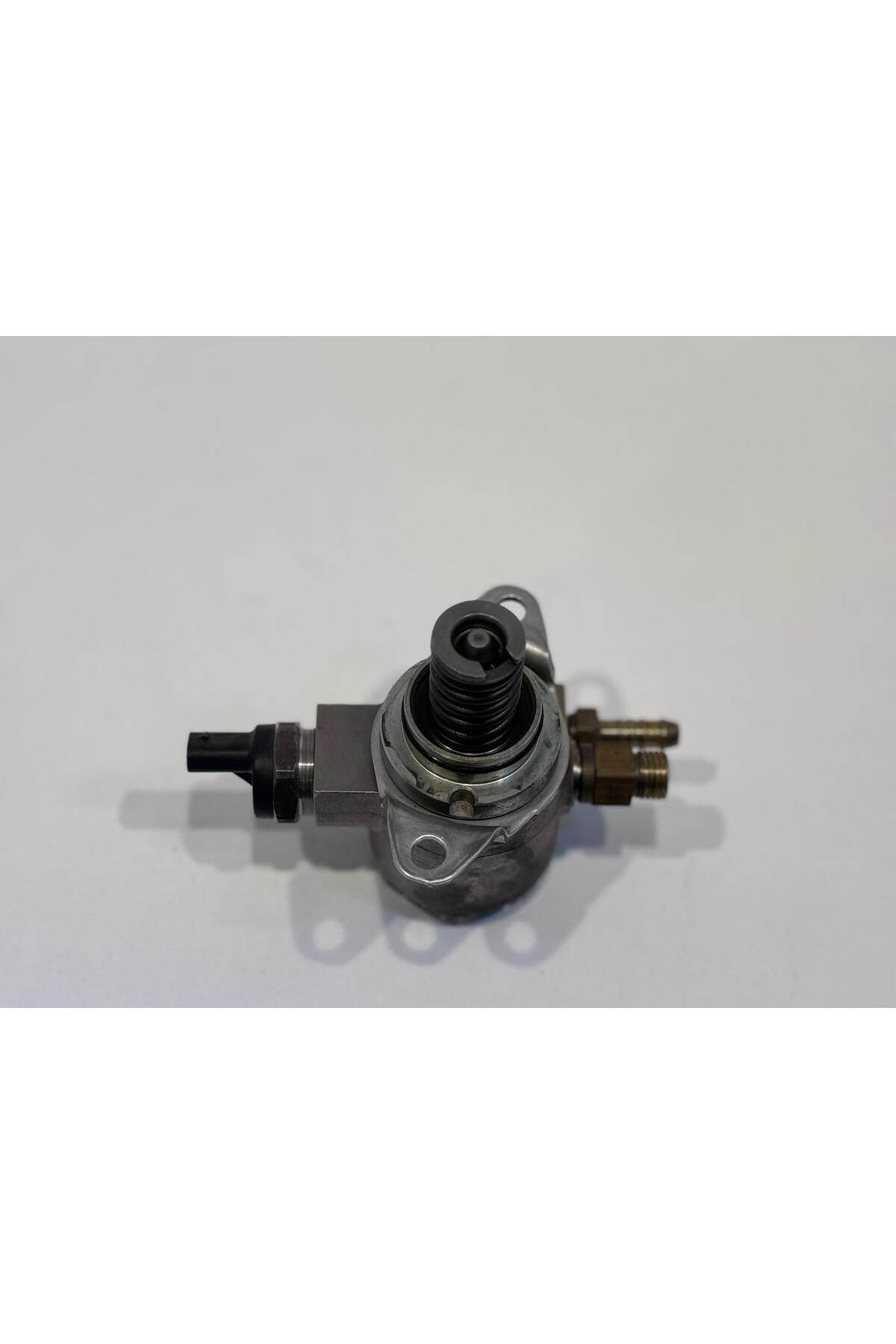 A1330700001 A1520700601 MERCEDES W176 AMG YÜKSEK BASINÇ POMPASI A1330700001 A1520700601 MERCEDES W176 AMG YÜKSEK BASINÇ POMPASI