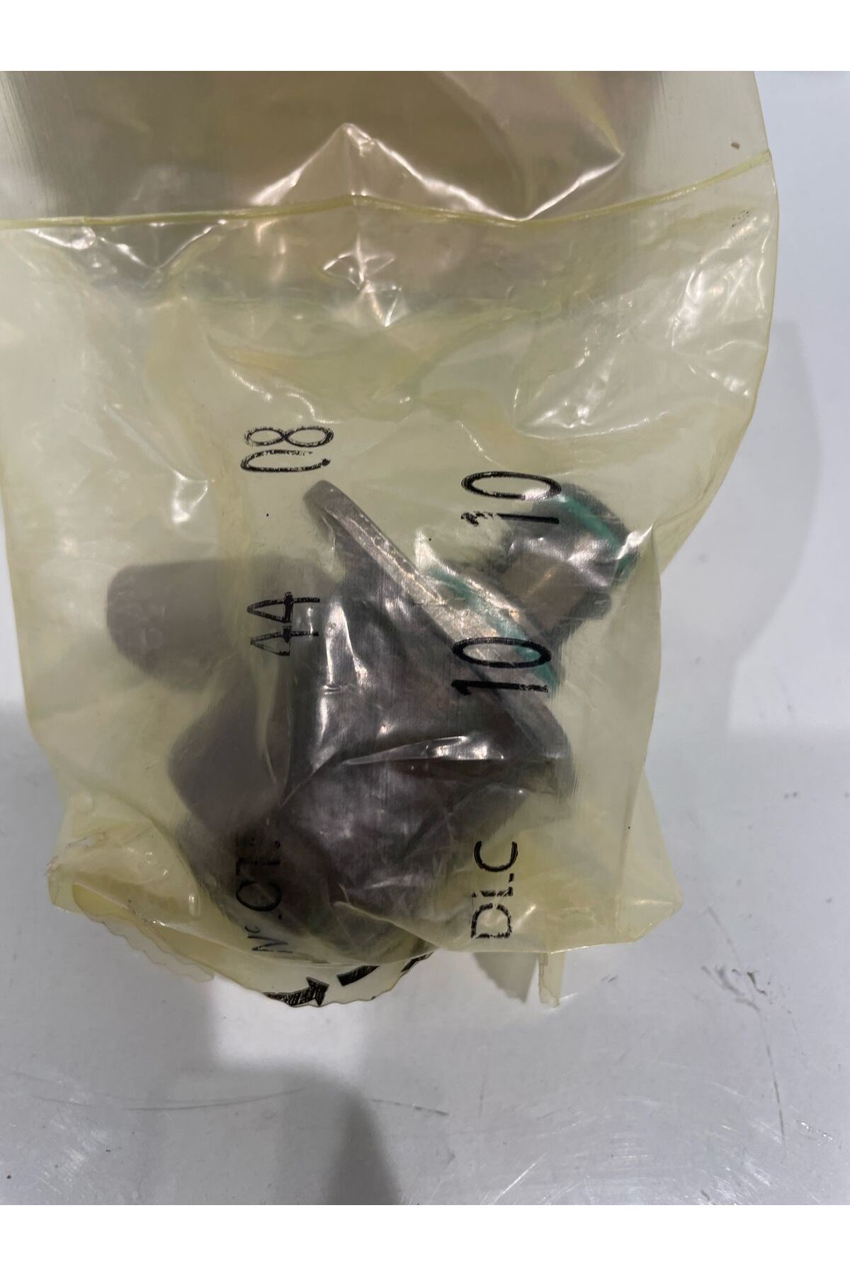 6460740484 - A6460740484 MERCEDES 204 211 YAKIT BASINÇ REGÜLATÖR 6460740484 - A6460740484 MERCEDES 204 211 YAKIT BASINÇ REGÜLATÖR