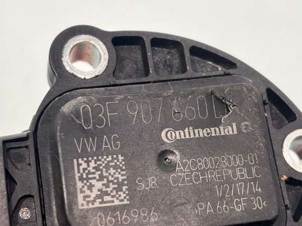 03F907660D VW Motor Yağı Seviye Sensörü Audi Volkswagen