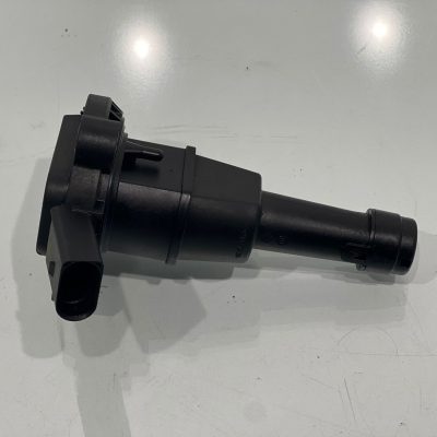 03F907660D VW Motor Yağı Seviye Sensörü Audi Volkswagen