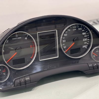 Audi A4 B7 gösterge paneli – Parça No: 1036901830, uyumlu orijinal yedek parça.