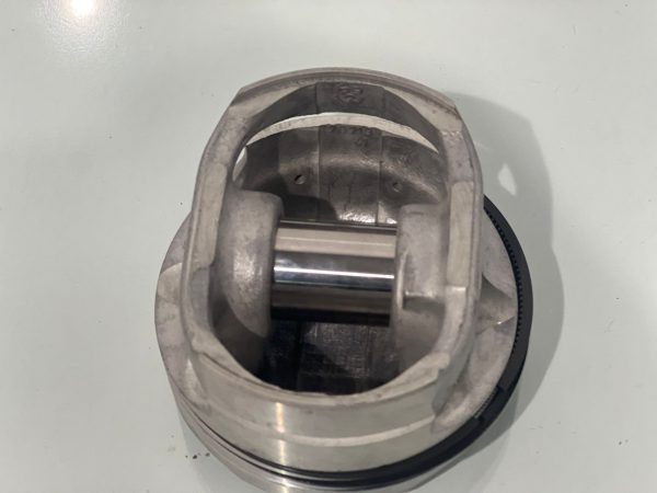 BMW 0.25 piston – 8770213025 / 11251437148, E36 E46 E39 uyumlu orijinal piston.