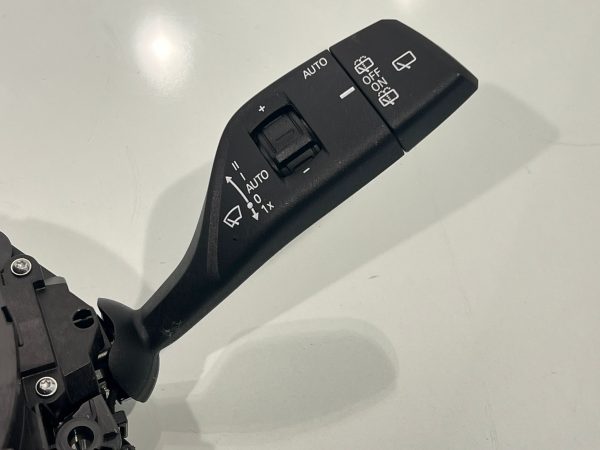 BMW F40 G31 G01 G08 Zemberek, Sinyal ve Silecek Kolu – Parça No: 5A596D4. Orijinal BMW direksiyon ve gösterge sistemi yedek parçası.