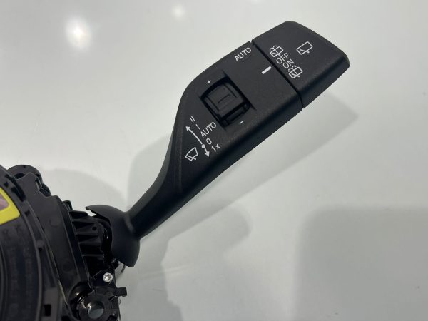 BMW G31, F40 ve F44 uyumlu sinyal kolu, zemberek ve silecek kolu – Parça No: 5A0FB96. Orijinal BMW yedek parça.