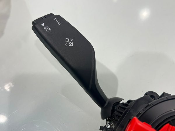 BMW G31, F40 ve F44 uyumlu sinyal kolu, zemberek ve silecek kolu – Parça No: 5A0FB96. Orijinal BMW yedek parça.