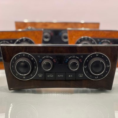 Mercedes C Serisi Klima Kontrol Paneli – Parça No: A2038303485. Orijinal klima kontrol paneli yedek parçası.