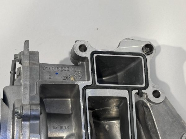 Mercedes devirdaim termostat A6562000015 – CLS C257, E Serisi W213, G Serisi W463, GLC, GLE, GLS ve S Serisi (W222, W223) modelleri ile uyumludur.