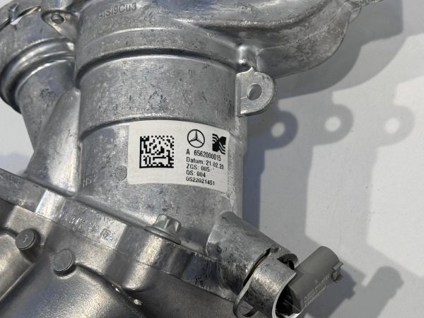 Mercedes devirdaim termostat A6562000015 – CLS C257, E Serisi W213, G Serisi W463, GLC, GLE, GLS ve S Serisi (W222, W223) modelleri ile uyumludur.