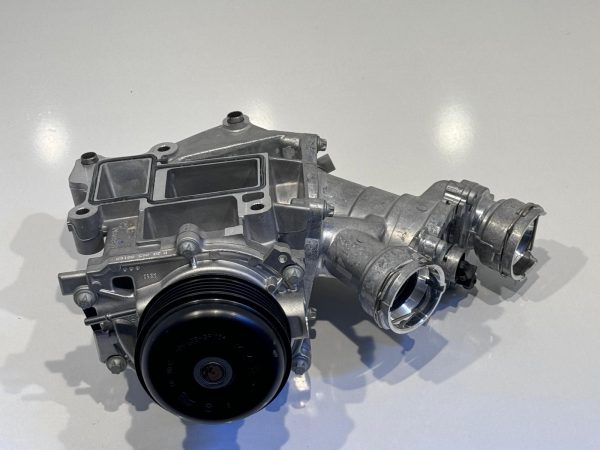 Mercedes devirdaim termostat A6562000015 – CLS C257, E Serisi W213, G Serisi W463, GLC, GLE, GLS ve S Serisi (W222, W223) modelleri ile uyumludur.