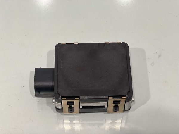 Mercedes W177 Ön Radar Beyni – Parça No: A0009052616 / 0009052616 / 0203305143. Orijinal ön radar sensör beyini yedek parçası.