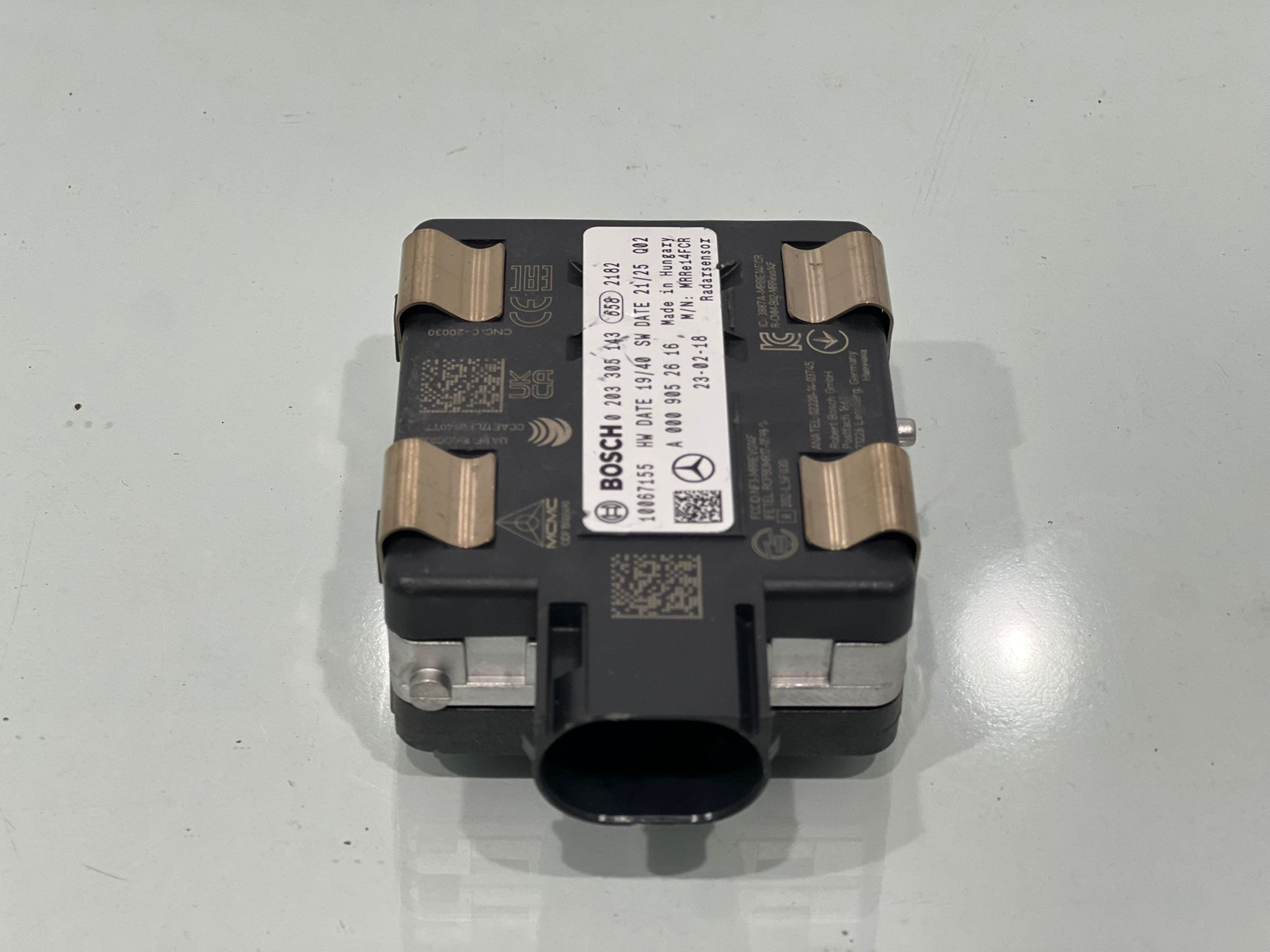 Mercedes W177 Ön Radar Beyni – Parça No: A0009052616 / 0009052616 / 0203305143. Orijinal ön radar sensör beyini yedek parçası.