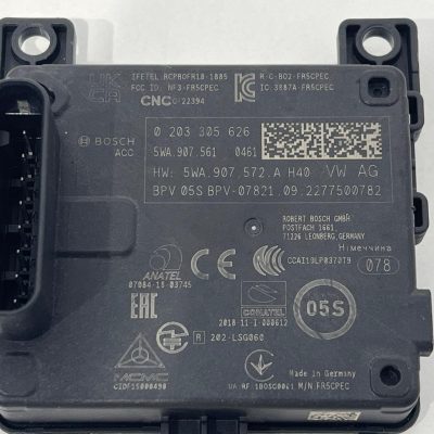 Mercedes W206 radar mesafe sensör beyni – Parça No: A0009052017, A0009055518. Orijinal radar kontrol ünitesi.