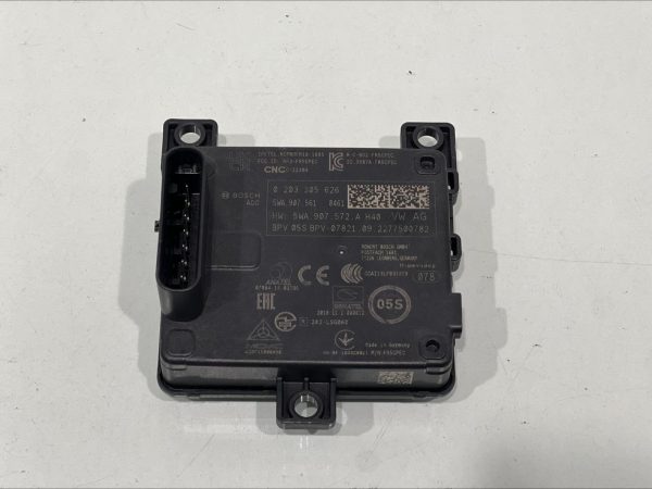 VW Golf ve Seat Leon ön radar beyni – Parça No: 203305626, 5WA907561. Orijinal radar kontrol ünitesi.